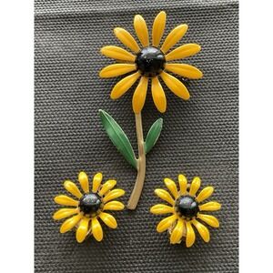 Vintage Retro Sunflower Brooch And Clip Back Earrings Set Mid Century Estate